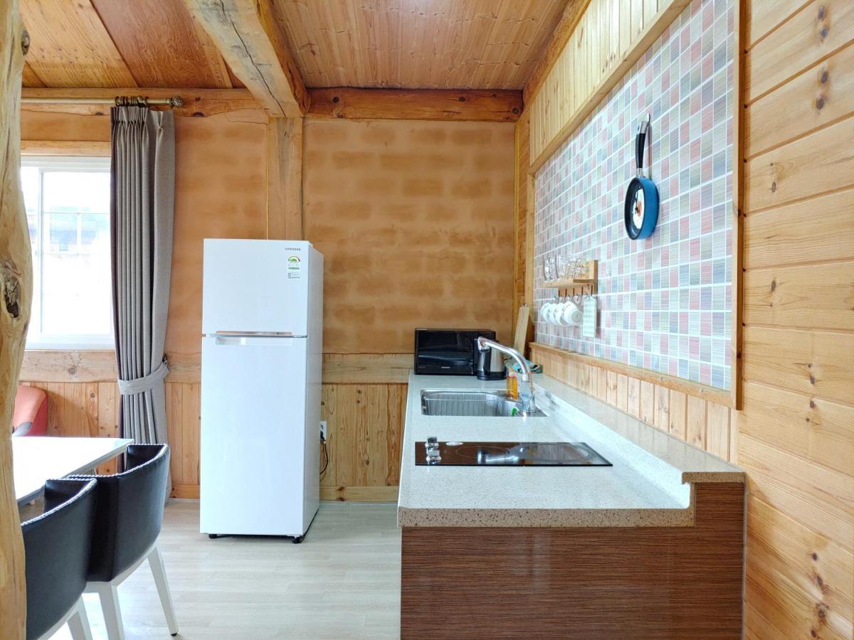 Geumok Log Pension Seogwipo Bagian luar foto