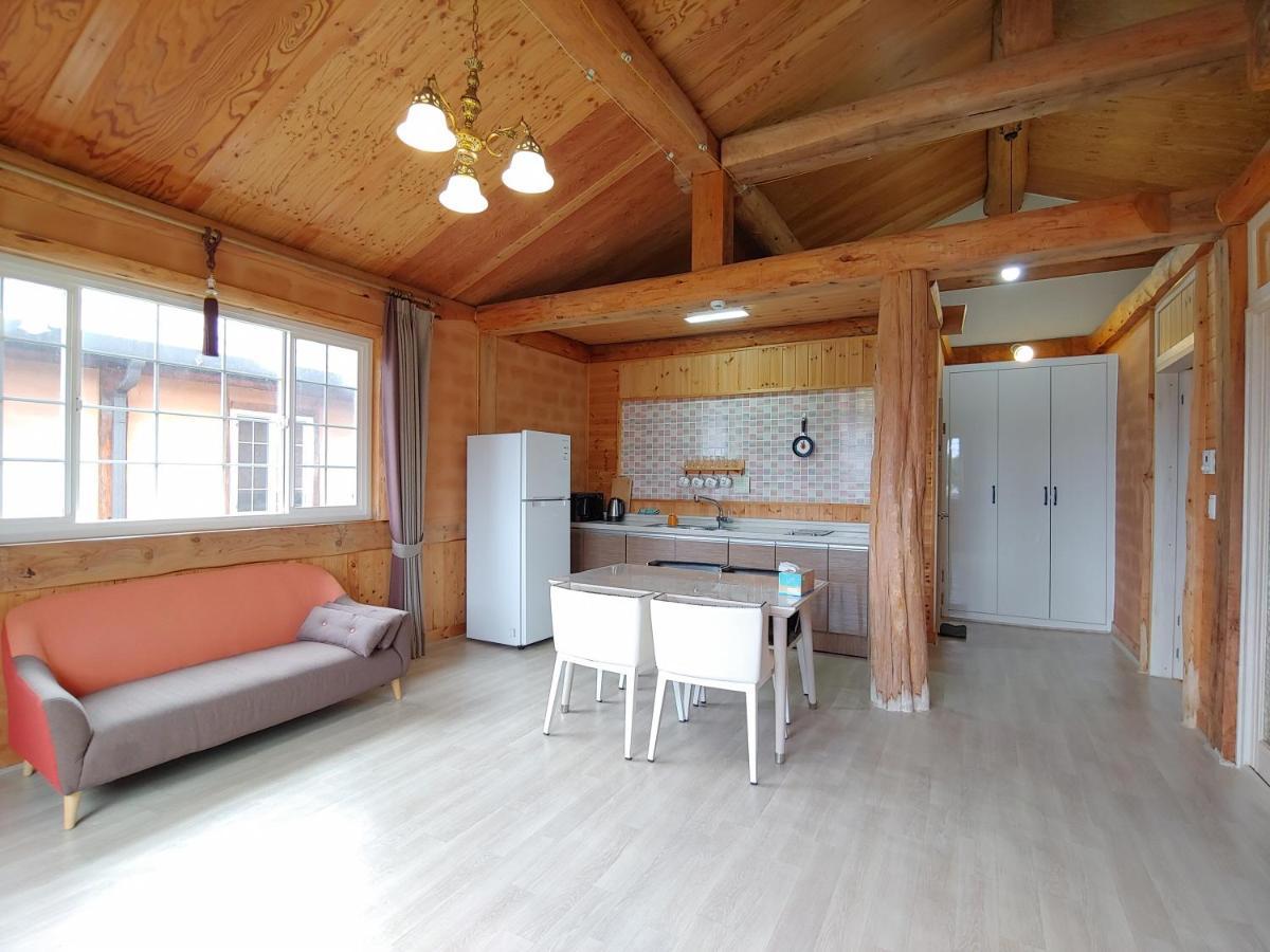 Geumok Log Pension Seogwipo Bagian luar foto